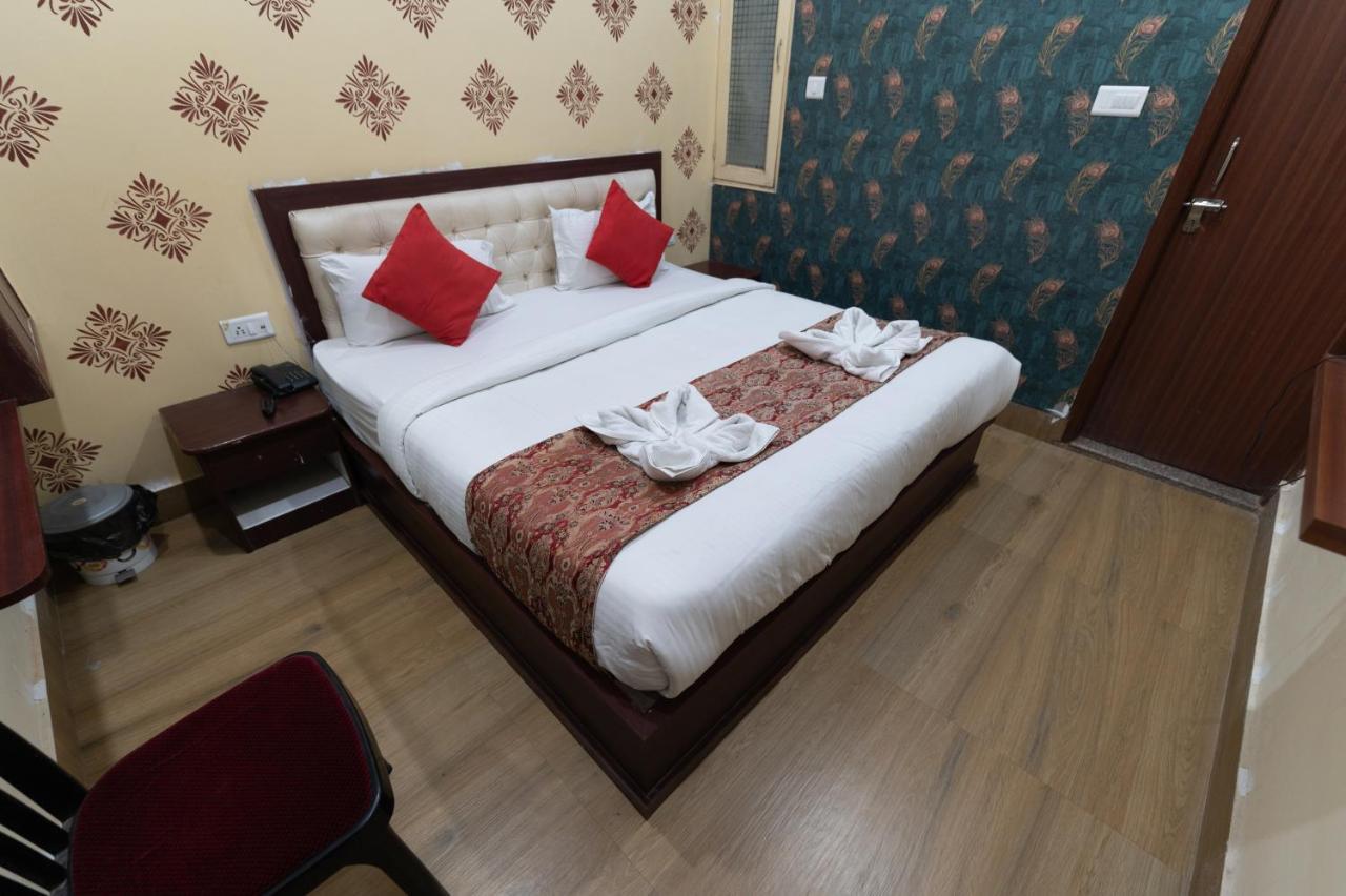 The Century Plaza Hotel Varanasi Exterior photo